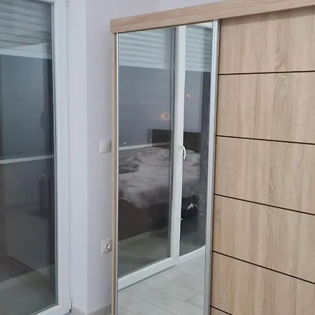 Apartman Lea Apartment *